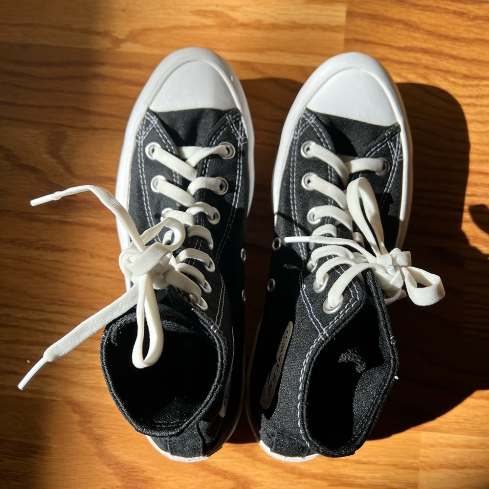 Converse Chuck Taylor Black High-Top Sneakers, Women’s size 7